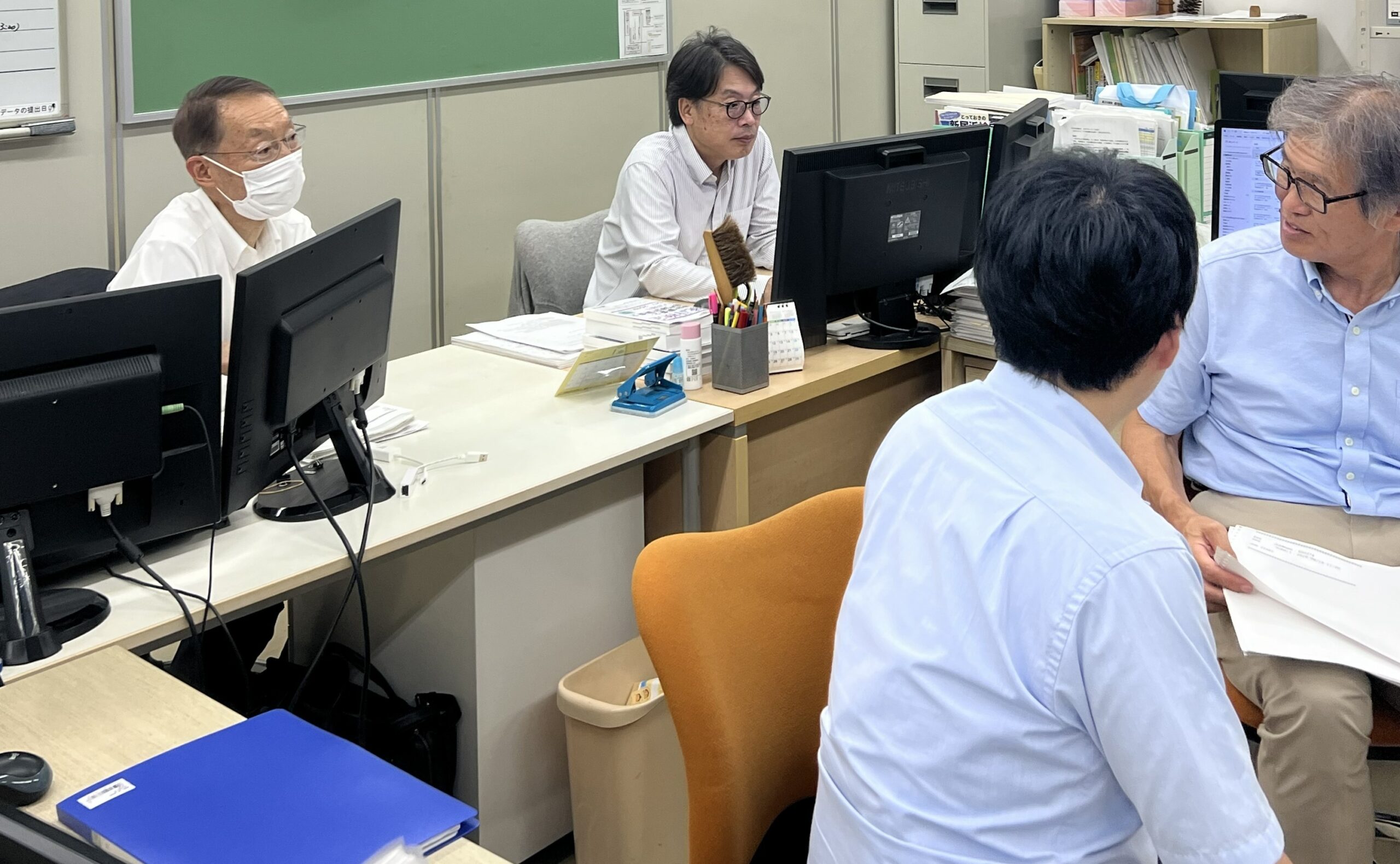 チームワークと情報共有は欠かせません