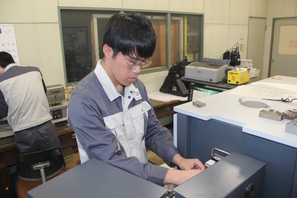 今後、仕事での目標や挑戦したいことはありますか？