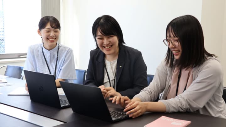 今後、仕事での目標や挑戦したいことはありますか？